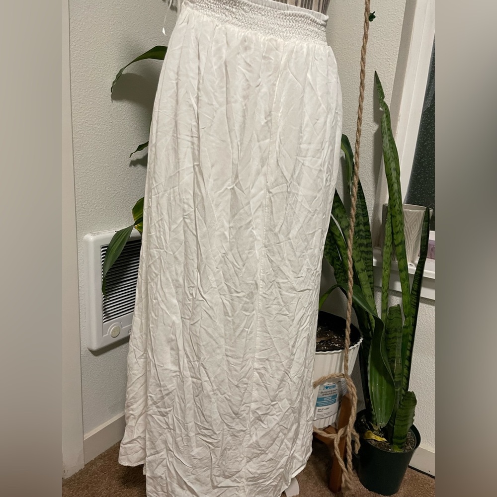 LILBETTER WHITE MAXI CROCHET DRESS SIZE Small women’s coquette vacation core - Picture 3 of 7